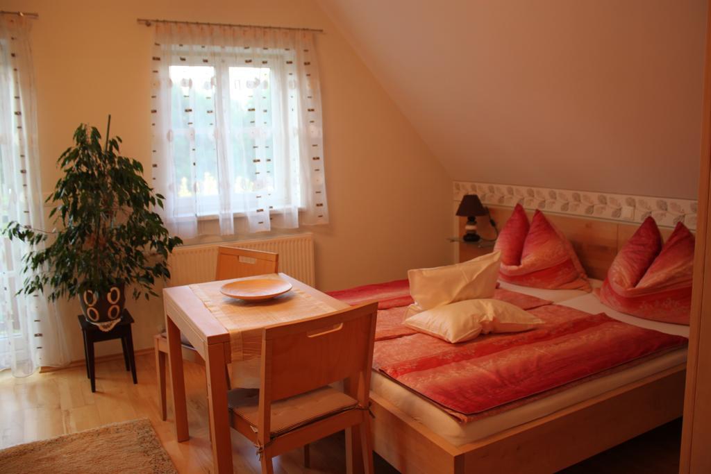 Buschenschank Orsl Wildbach Esterno foto